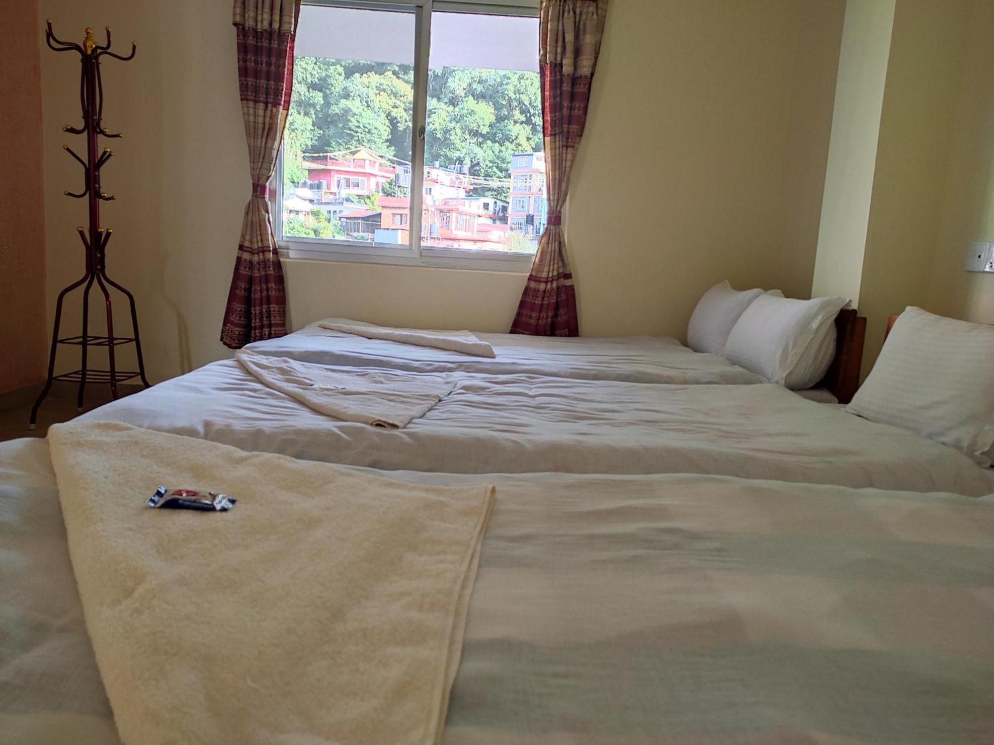 Hotel Green Hill View Pokhara Quarto foto