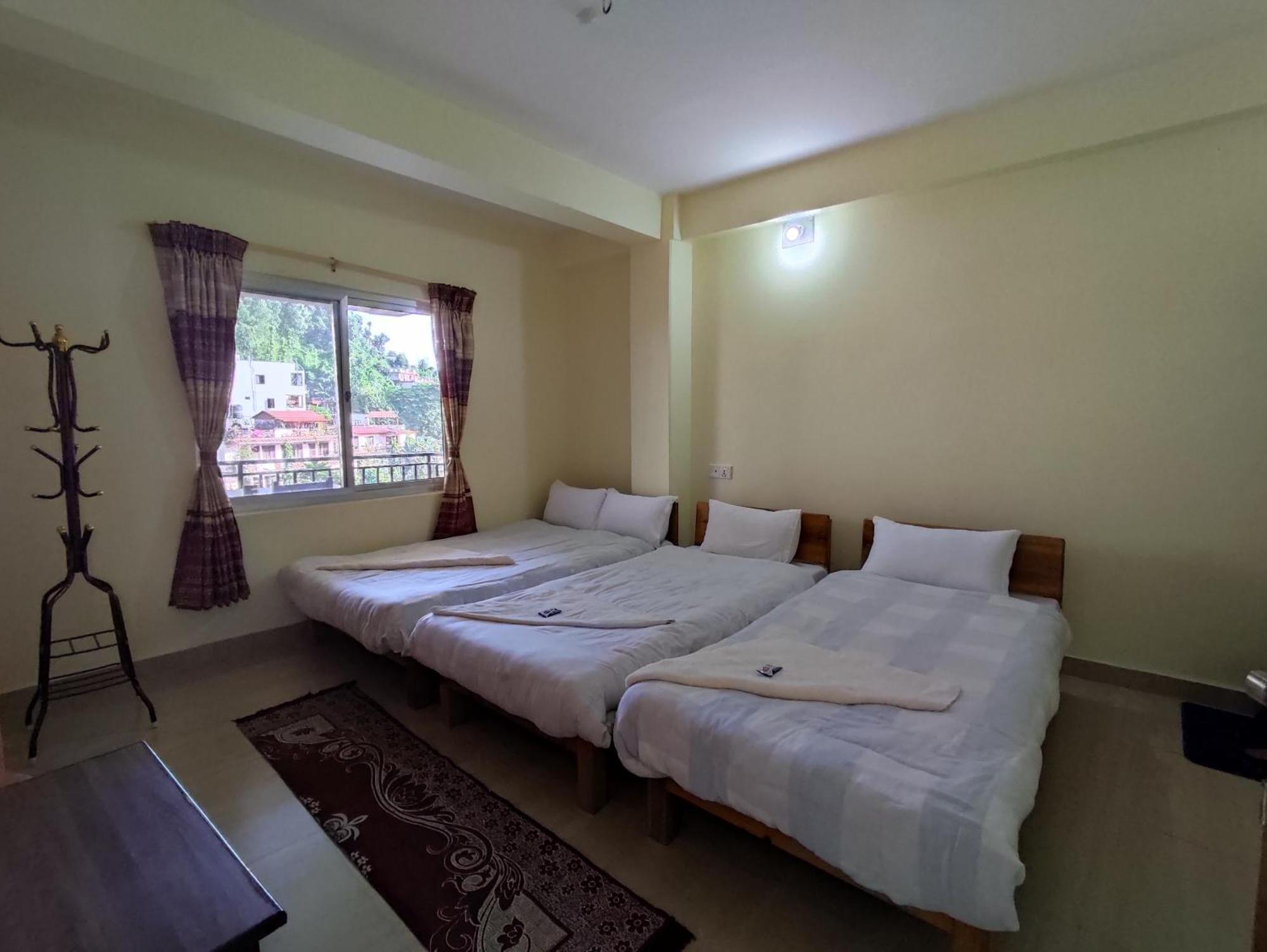 Hotel Green Hill View Pokhara Quarto foto